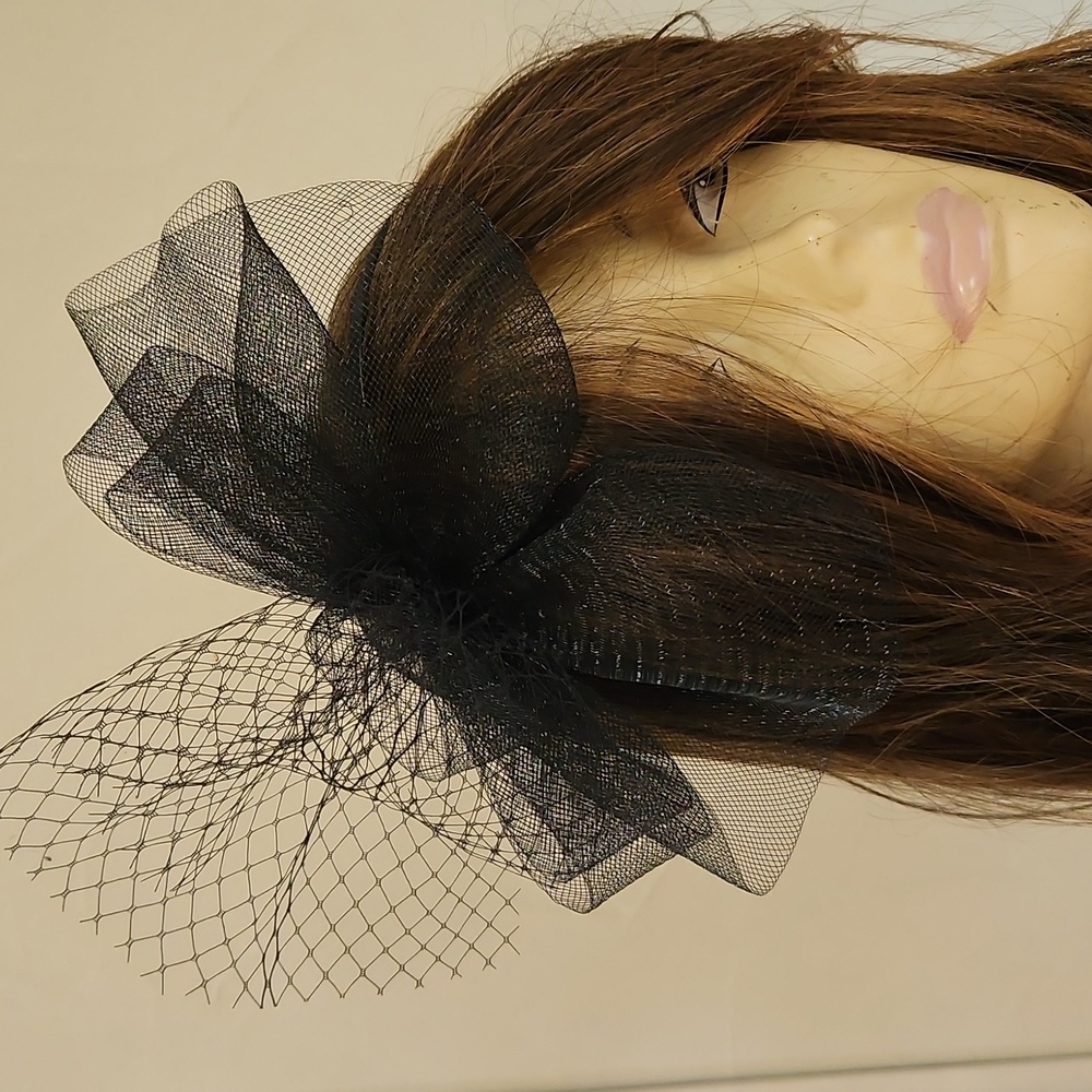 Black Netting Veil  Large Fascinator Headband Derby Church Tea‎ - Picture 4 of 5